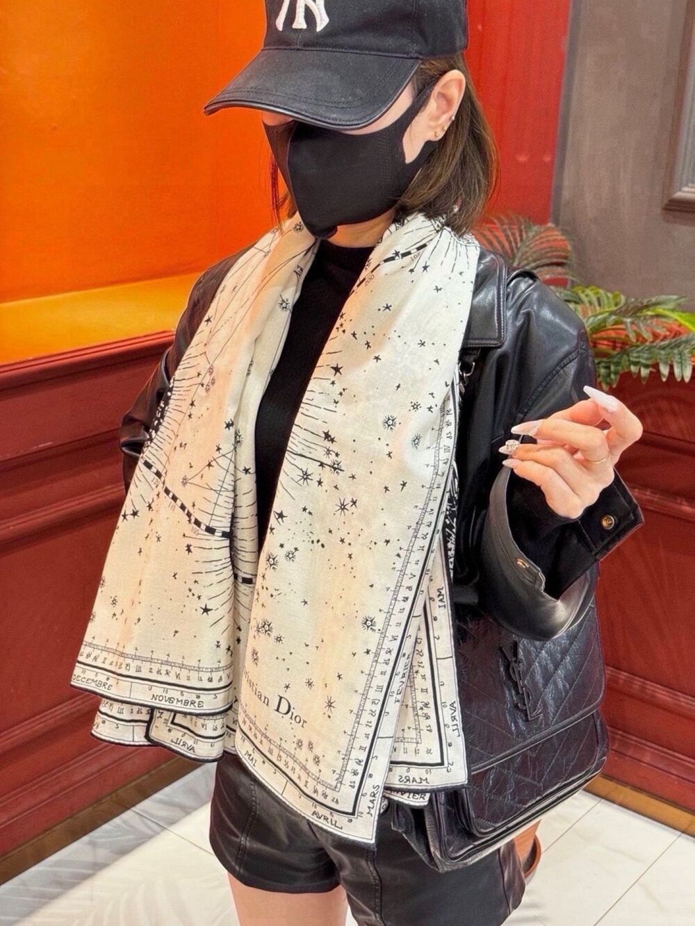 Dior Scarf - Picture 2 of 11